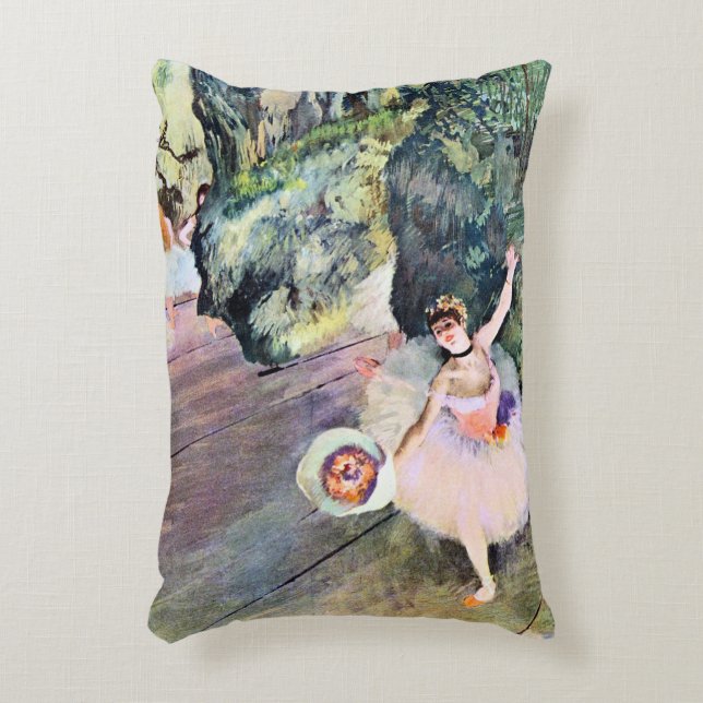 Dansare med en bukett blommor av Edgar Degas Prydnadskudde (Framsidan(Vertikal))
