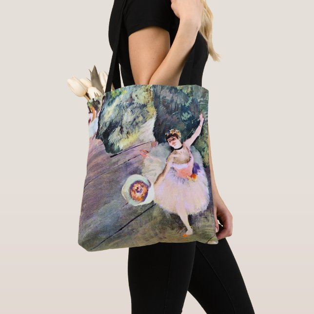 Dansare med en bukett blommor av Edgar Degas Tygkasse (Närbild)