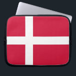 Danska Flagga Laptop sleeve<br><div class="desc">Lägg till ett litet danskt pride till dina tekniska tillbehör med vår exklusiv laptop sleeve, med Danmarks flagga! Laptop sleeve, som är uppgjort med stor noggrannhet, är mer än bara ett skyddande fodral. Det är firande i Danmarks kulturarv och kulturella pride. Den sjudande designen visningar på ett framträdande sätt det...</div>