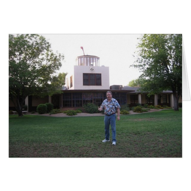 Danskpresenter kontrollerar torn hälsningskort (Framsidan Horizontal)