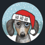Dapple Dachshund Santa Cute Wiener Hund Anpassning Runt Klistermärke<br><div class="desc">Sprid helgdag munter med det här vackra julklistermärket! Dekalen har en illustrerad hatt för äppelskålen som bär en ljusröd tomhatt med vit trim. HO HO kan vara personlig med namn eller annan text. Dessa skal- och klistermärken kan användas för att försegla kuvert eller paket för helgdagarna på ett sött och...</div>