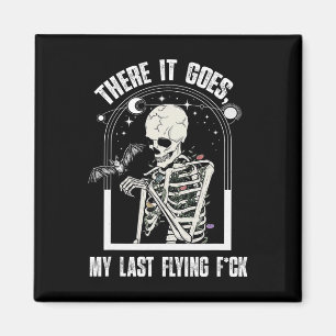 Där kommer min sista flugregande Halloween Skele. Magnet