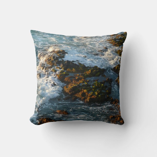 Där oceanen möter klipporna kudde (Framsida)
