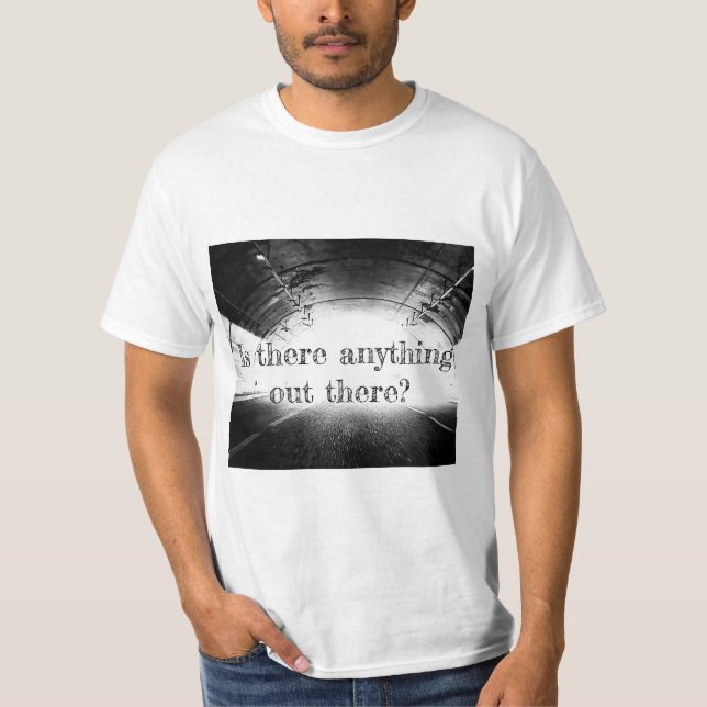 Där ute – Existentiell Fråga T-Shirt (Framsida)
