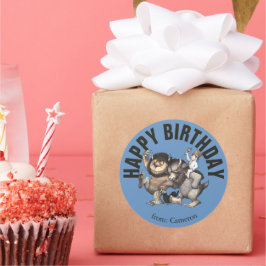 där Vild Sak är | GRATTIS PÅ FÖDELSEDAGEN Runt Klistermärke