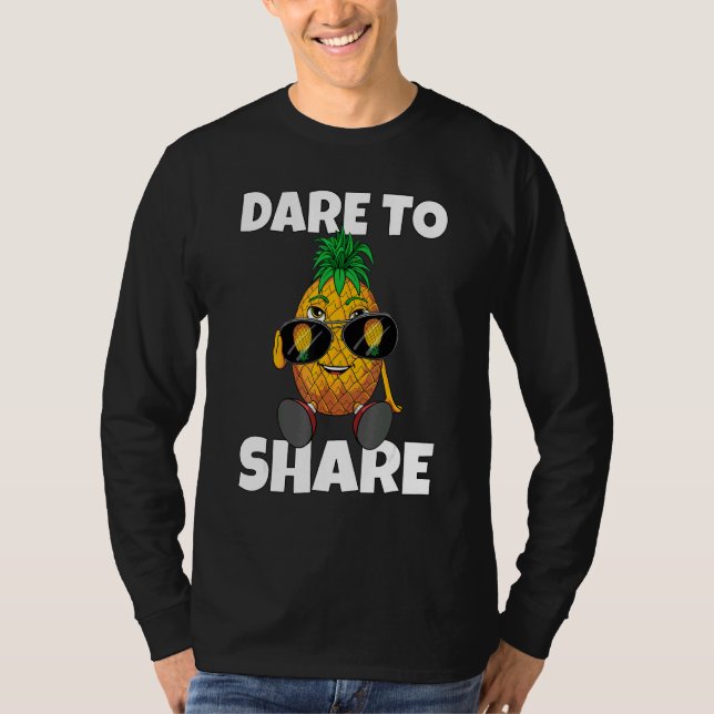 Dare To Share Swinger Upside Down Sunglasses Pinea T Shirt (Framsida)