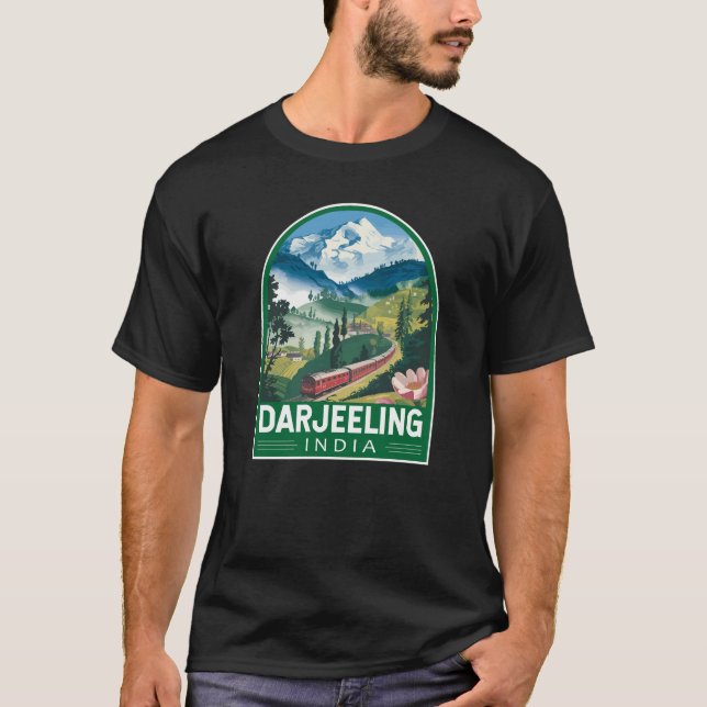 Darjeeling India Travel Art Emblem T Shirt (Framsida)