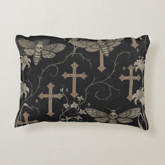 Dark Academia Moth & Cross Pillow – Vintage Gothic Prydnadskudde (Baksidan)