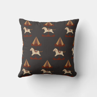 Dark Carousel Horse Pattern Throw Pillow Kudde