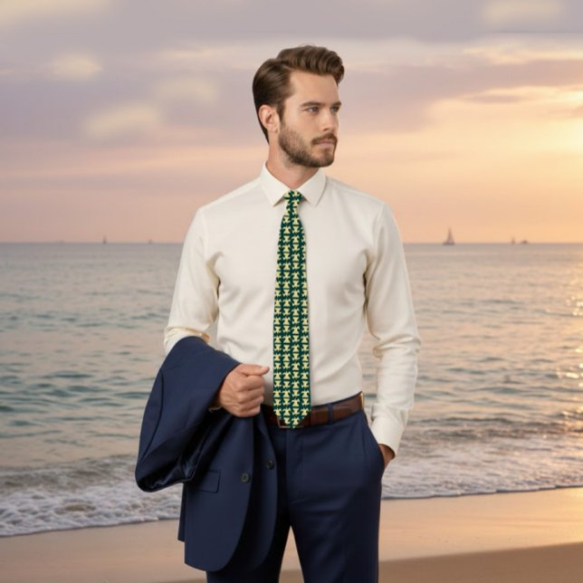 Dark Green Tie with Gold Bird Pattern Slips (Skapare uppladdad)