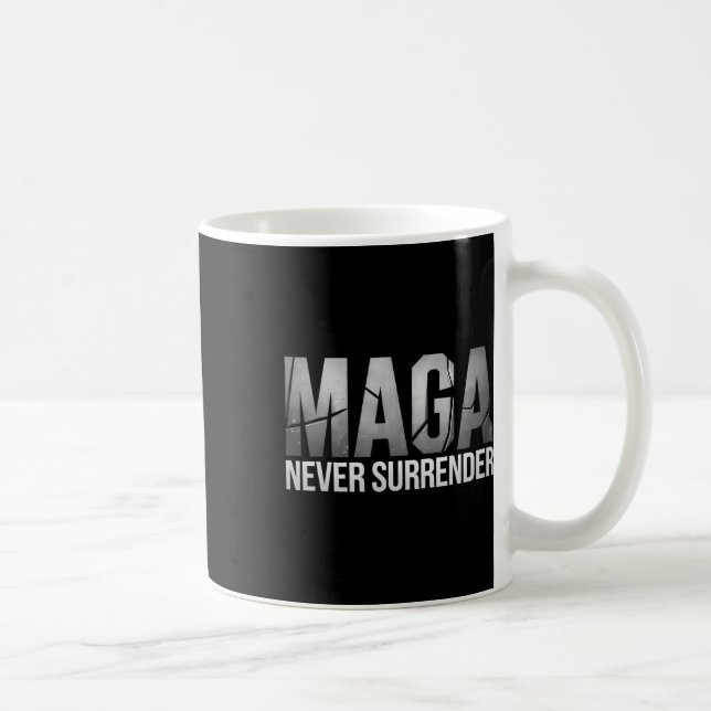 Dark Mega Trump 2024 Mega Never Surrender  Kaffemugg (Höger)