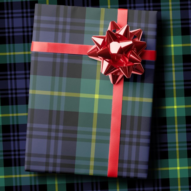 Dark Moody Navy and Forest Green Tartan Plaid Presentpapper (Skapare uppladdad)