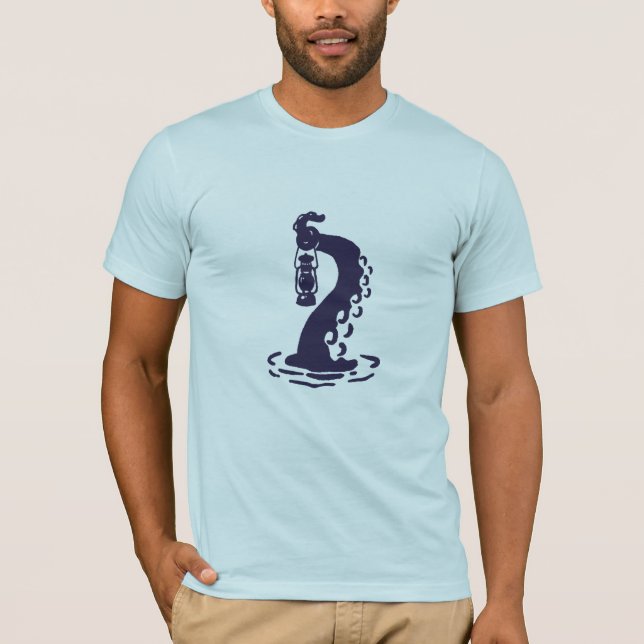 Dark Sea Monster Tentacle Holding Lantern – Gothic T Shirt (Framsida)
