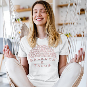 Darker Rosa Mandala Balance och Taco Yoga T Shirt