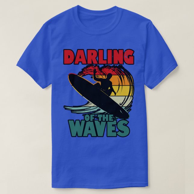 Darling av den Vinkara Coolans sommarsurfing Retro T Shirt (Design framsida)