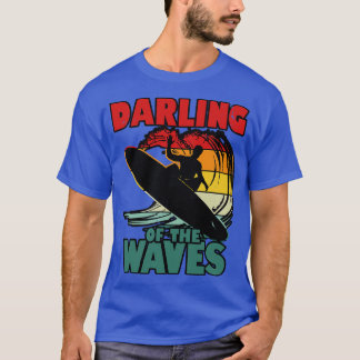 Darling av den Vinkara Coolans sommarsurfing Retro T Shirt