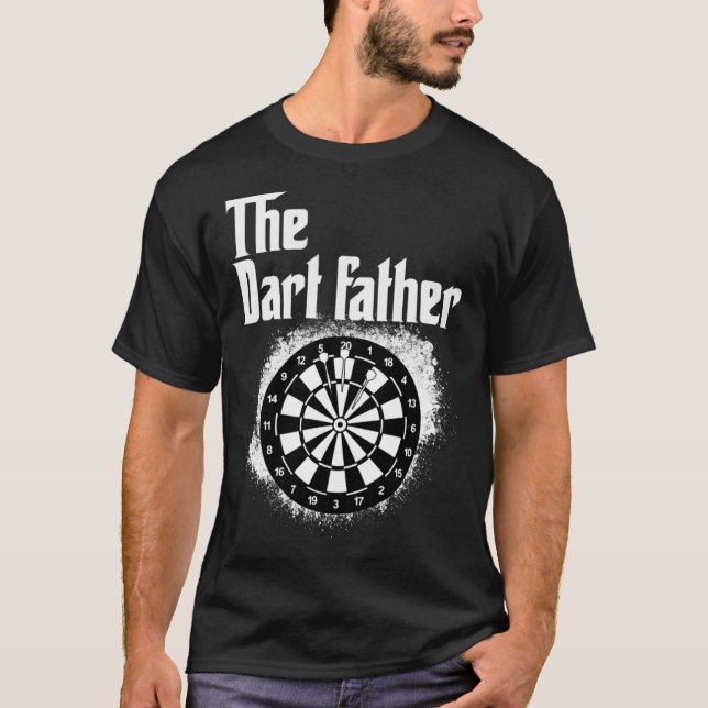 Dart Far for Dart Players eller Dart Teams T Shirt (Framsida)