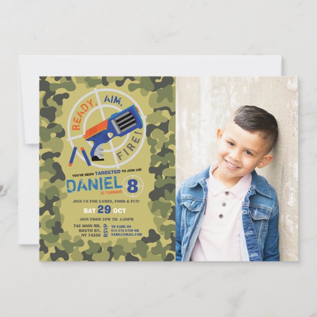 Dart Gun Roligt syftar till att bjuda in foto Camo Inbjudningar (Framsida)