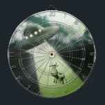 Dartboard Comical UFO Cow Abduction Piltavla<br><div class="desc">En komisk illustration av en ko som förs bort av en UFO.</div>