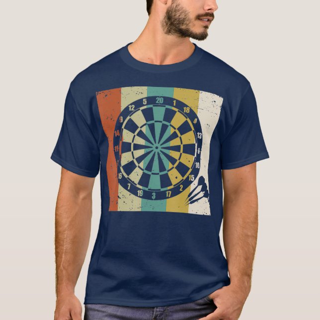 Dartboard Dart Aiming Throw Retro T Shirt (Framsida)