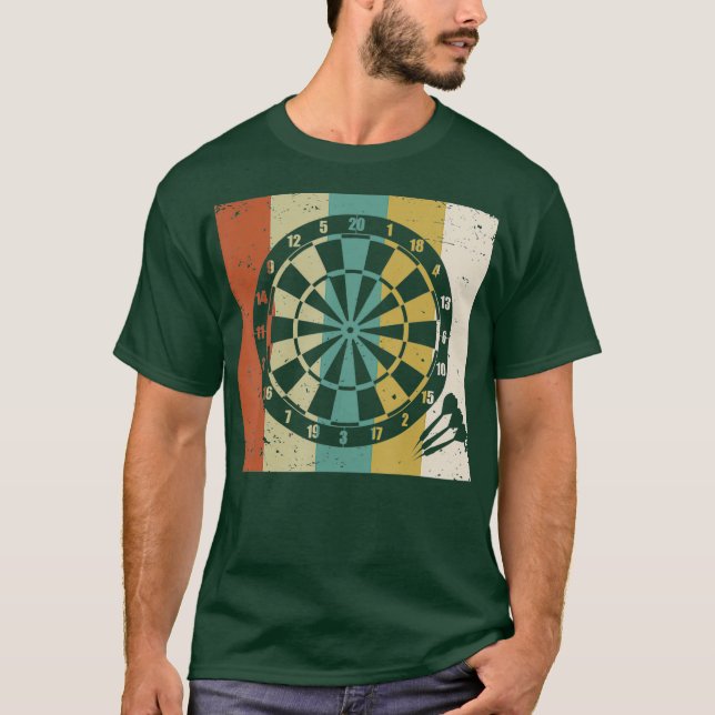 Dartboard Darts Dart som siktar på Retro genom att T Shirt (Framsida)