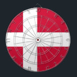 Dartboard med Flagga av Danmark Piltavla<br><div class="desc">Lägg till ett litet danskt pride i ditt spelrum med vår exklusiv ritbord med Danmarks flagga! Den här ritytan är mycket detaljerad och är mer än bara en funktionell fråga. Den är en firande av Danmarks kulturarv och kulturella pride. Den sjudande designen visningar på ett framträdande sätt den ikoniska danska...</div>