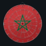 Dartboard med Flagga av Marocko Darttavla<br><div class="desc">Lägg till ett litet marockanskt pride i ditt spelrum med vår exklusiv ritbord med flagga Marocko! Den här ritytan är uppgjord med stor noggrannhet och är mer än bara ett speltillbehör. Den är ett firande i Marockos rik- och kulturarv. Den sjudande designen visningar den marockanska flagga, skapar den här ritytan...</div>