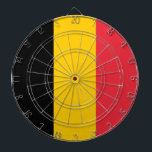 Dartboard med Flagga i Belgien Darttavla<br><div class="desc">Förvandla ditt spelrum till en hyllning till det belgiska arvet med vår tavla med flagga i Belgien! Detta ritbord, som med stor noggrannhet och noggrannhet har utformats, visningar stolt det belgiska flagga koniska svarta, gult och röda lodrät rand, som symboliserar nationens rik och kulturella pride. Vare sig man har belgiska...</div>