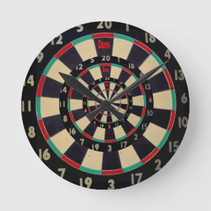 Dartboard på tre däck, rund klocka
