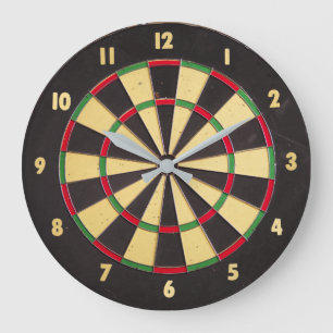 Dartboarden tar tid på stor klocka