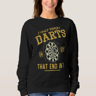 Darts Board-Vintage Jag kastar bara mörka på dagar T Shirt