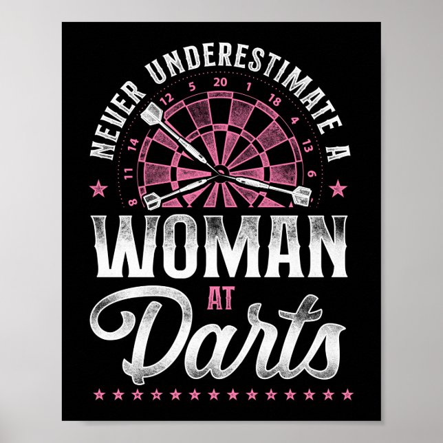 Darts Dart underskattar aldrig en kvinna på mörter Poster (Framsidan)