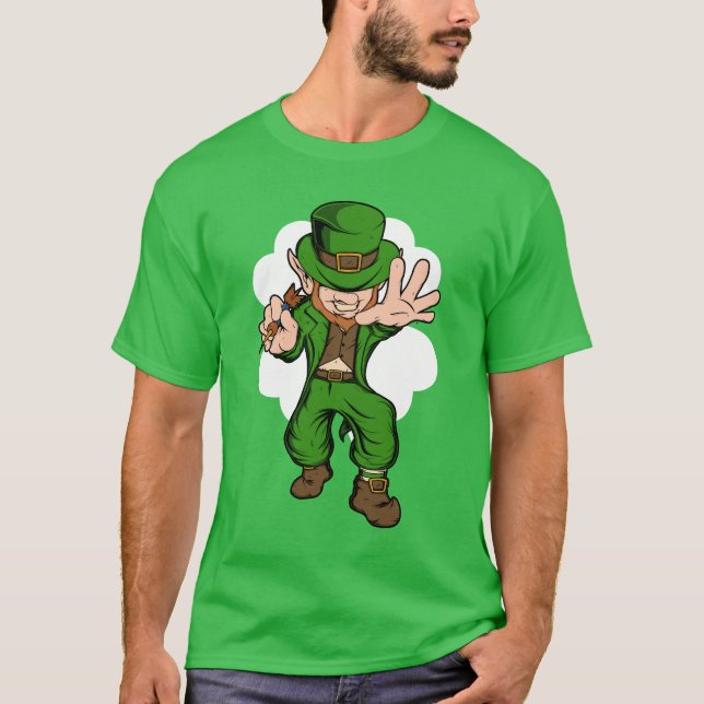 Darts Player Leprechaun St. Patrick's Day Darts T Shirt (Framsida)