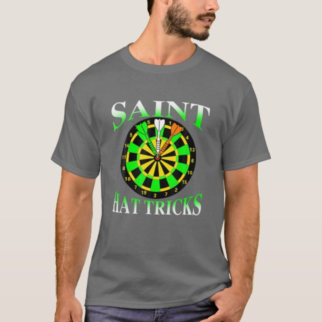 Darts Saint Hat Trick Irish St patrick's day T Shirt (Framsida)