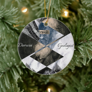 Darwin var en geolog Round Ceramic Ornament