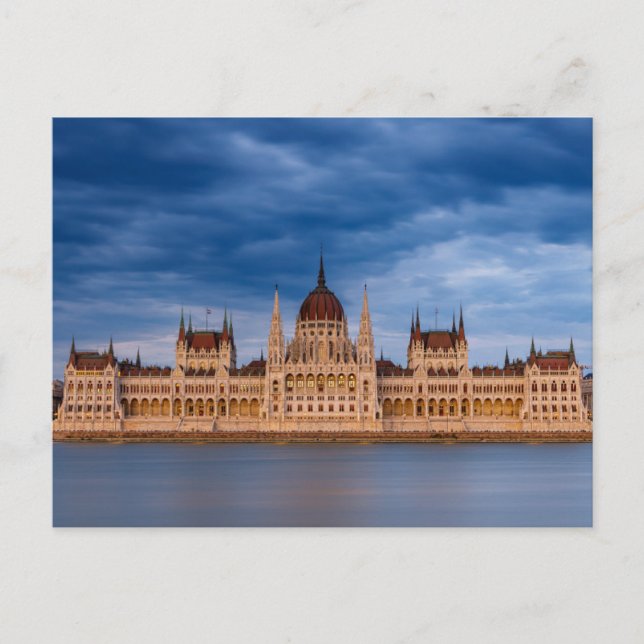 Das Parlamentsgebäude in Budapest an der Donau Pos Vykort (Framsida)