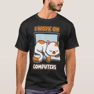 Datamaskiningenjör Katt I Arbetar Med Datorer T Shirt