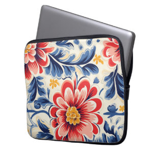 Datorfodral med en livfull blomsterdesign