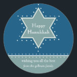 David Hanukkah Gift Message Sticker stjärna Runt Klistermärke<br><div class="desc">Dagens bästa pris - 7 oktober,  2010 En David-stjärna som skisserats av vita prickar fungerar som ram för ert personliga budskap i helgdag. Vilket underbart Hanukkah-klistermärke till ställe på gåvor till ditt barns lärare,  brevbäraren,  doorman eller leveransmänniska. Finns i alternativ färg med motsvarande fotokort,  etiketter,  porto och mycket annat.</div>
