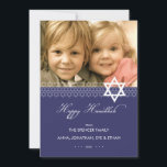 David Hanukkahs fotopapport Julkort<br><div class="desc">Med den moderna stjärnan mönster med den klassiska texten stil blir detta Hanukkah-kort ett slags kort. Lägg till ett familjefoto och anpassa dina vänner..</div>