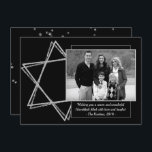 David Photos moderna Hanukkah Silver Wishful Star Julkort<br><div class="desc">Minimal klassisk silver Pub/Bat mitzvah och Hanukkah moderna David Star mot en solid bakgrund skapar en elegant,  sofistikerad utformning. Om du vill ha mer information om färg eller matchande produkter kan du gå till JustFharryn @ Zazzle.com eller kontakta designern,  c/o Fharryn@yahoo.com Alla höger reserverade. #zazzlemade #christmasdecor</div>