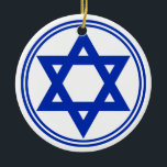 David stjärna<br><div class="desc">Runda keramiska prydnadsföremål med en bild på båda sidor av royalets blå stjärna av David och royalets blå dubbla gräns på vitt. Se hela Hanukkah-uppsättningen för prydnadsföremål under HEMMA-kategorin i avsnittet HELGDAGAR.</div>