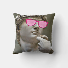 David wears ro färgad glasögon kudde