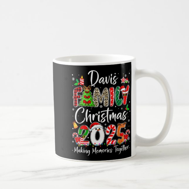 Davis Familjens jul 2025 Matchande Pjs Xmas Squad Kaffemugg (Höger)