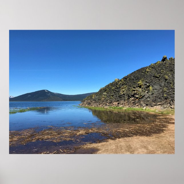 Davis Sjö med Lava Sten, Oregon Poster (Framsidan)