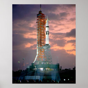 Dawn Bryts bakom ASTP Saturn IB CDDT Poster