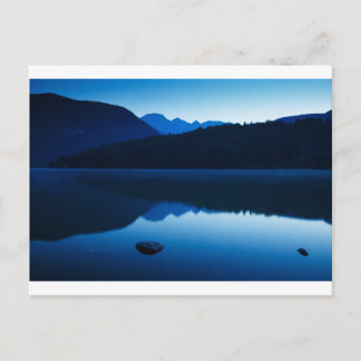 Dawn i Sjö Bohinj i Slovenien Vykort