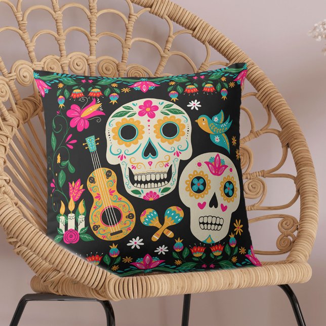 Day of the dead Art Sugar Döskallar Kudde (Day of the Dead Pillow with Mexican theme and sugar skulls from my Dia de los Muertos collection)