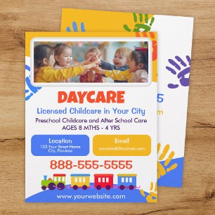 Daycare Childcare Kindergarten School Roligt Flyer
