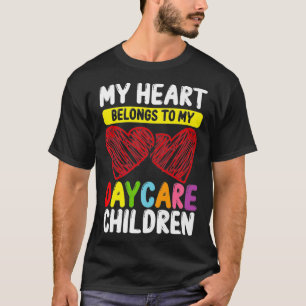 Daycare Provider Mina tillhör till min barnomsorg T Shirt